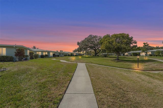 3206 VILLAGE GREEN DRIVE 1036, Sarasota, FL 34239