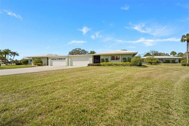 3206 VILLAGE GREEN DRIVE 1036, Sarasota, FL 34239