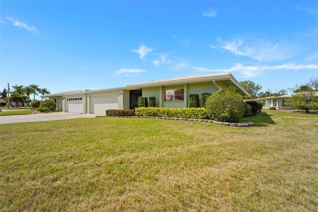 3206 VILLAGE GREEN DRIVE 1036, Sarasota, FL 34239