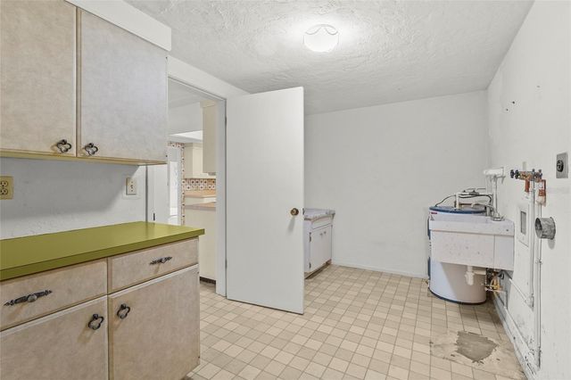 3206 VILLAGE GREEN DRIVE 1036, Sarasota, FL 34239