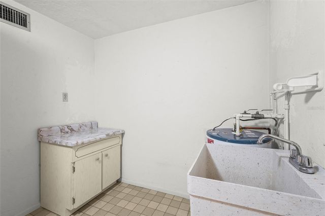 3206 VILLAGE GREEN DRIVE 1036, Sarasota, FL 34239