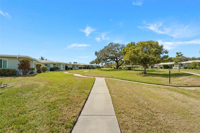3206 VILLAGE GREEN DRIVE 1036, Sarasota, FL 34239