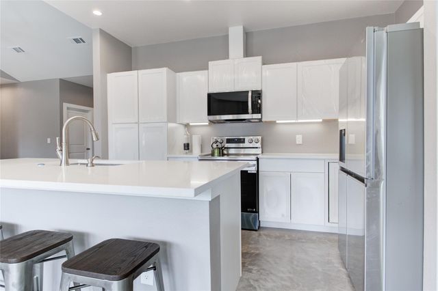 505 Chantilly LN, Spicewood, TX 78669