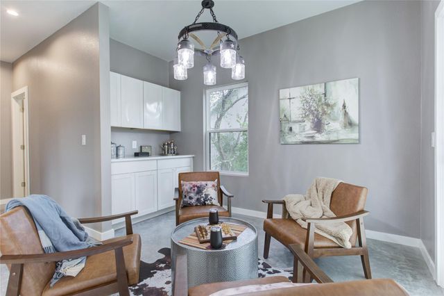 505 Chantilly LN, Spicewood, TX 78669