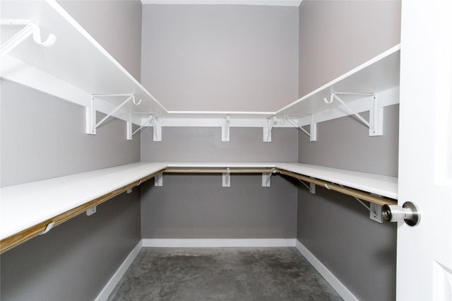 505 Chantilly LN, Spicewood, TX 78669