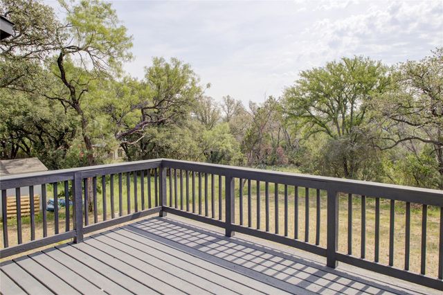 505 Chantilly LN, Spicewood, TX 78669
