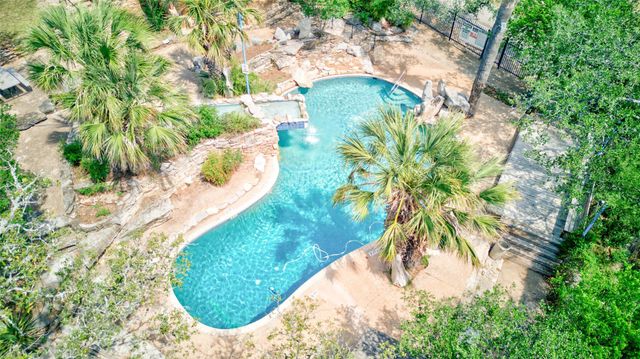 505 Chantilly LN, Spicewood, TX 78669