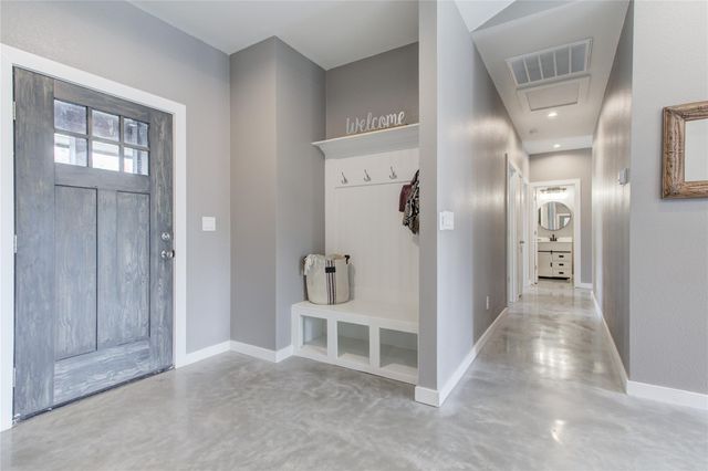 505 Chantilly LN, Spicewood, TX 78669