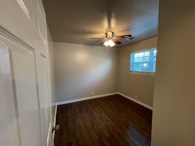 712 SW Sunnybrook Drive, Burleson, TX 76028