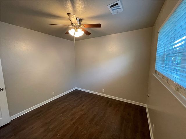 712 SW Sunnybrook Drive, Burleson, TX 76028