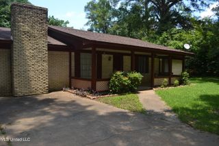 236 E Moon Street, Ridgeland, MS 39157