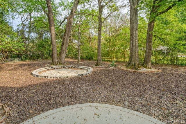 2405 College Street, Montgomery, AL 36106