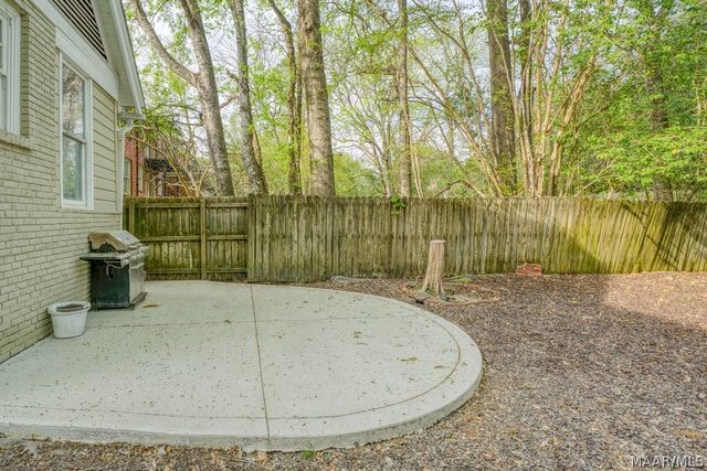 2405 College Street, Montgomery, AL 36106