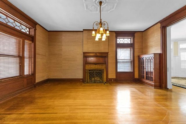 630 N 8th Street, St Joseph, MO 64501