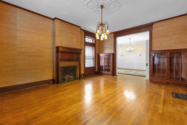 630 N 8th Street, St Joseph, MO 64501