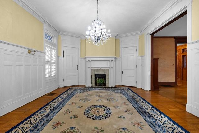 630 N 8th Street, St Joseph, MO 64501