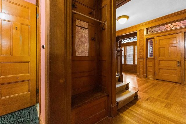 630 N 8th Street, St Joseph, MO 64501