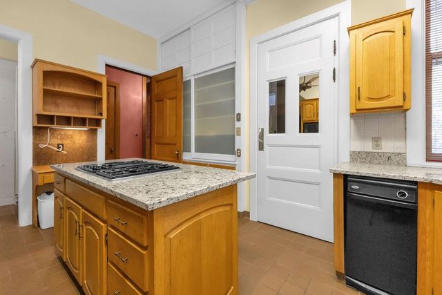 630 N 8th Street, St Joseph, MO 64501