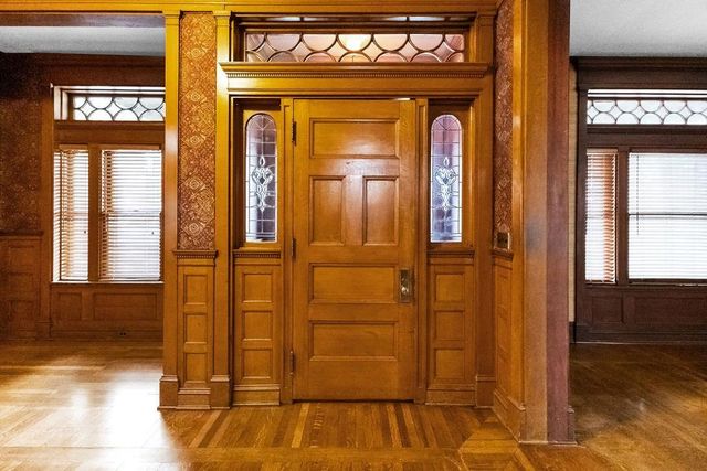 630 N 8th Street, St Joseph, MO 64501