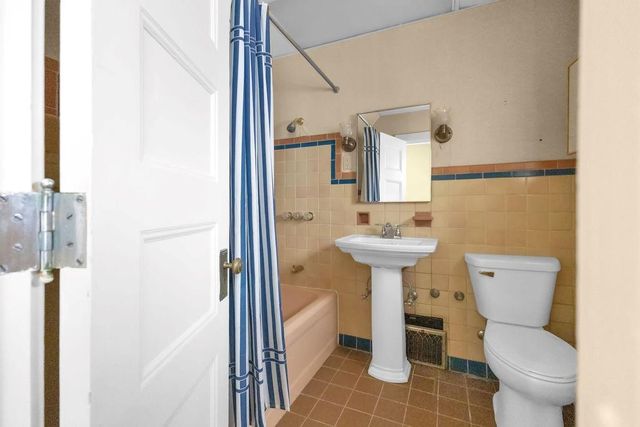 630 N 8th Street, St Joseph, MO 64501