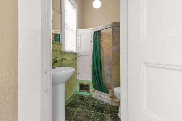 630 N 8th Street, St Joseph, MO 64501