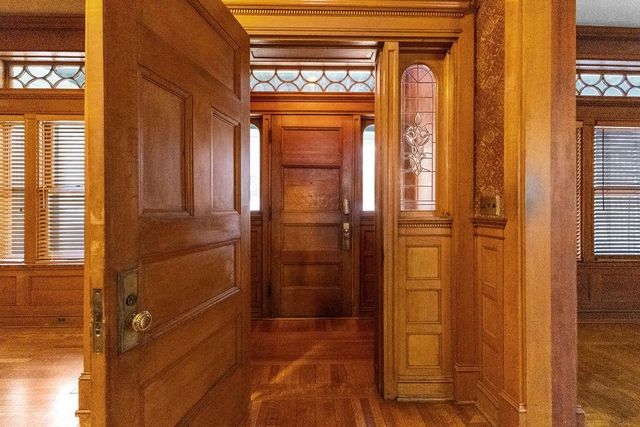 630 N 8th Street, St Joseph, MO 64501