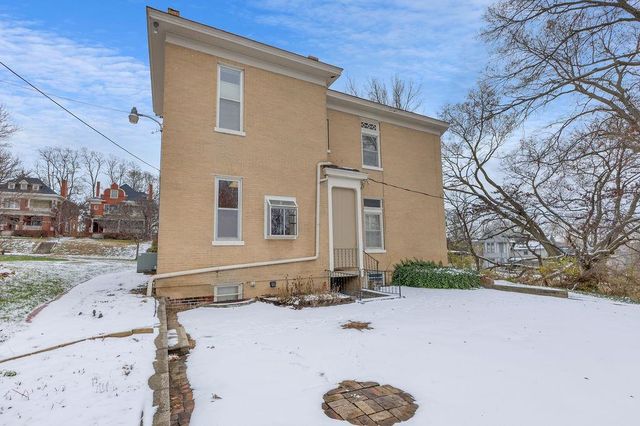 630 N 8th Street, St Joseph, MO 64501