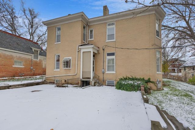 630 N 8th Street, St Joseph, MO 64501