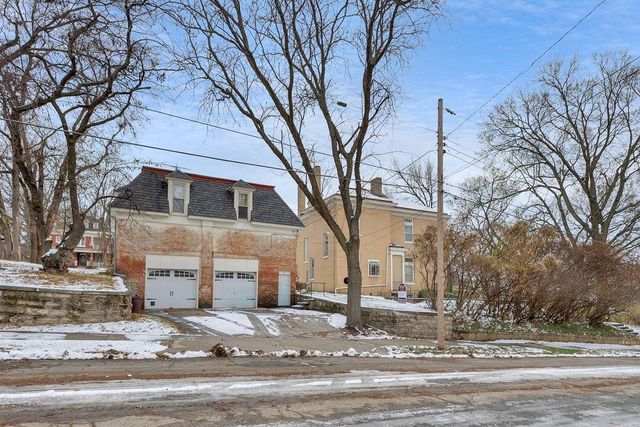 630 N 8th Street, St Joseph, MO 64501