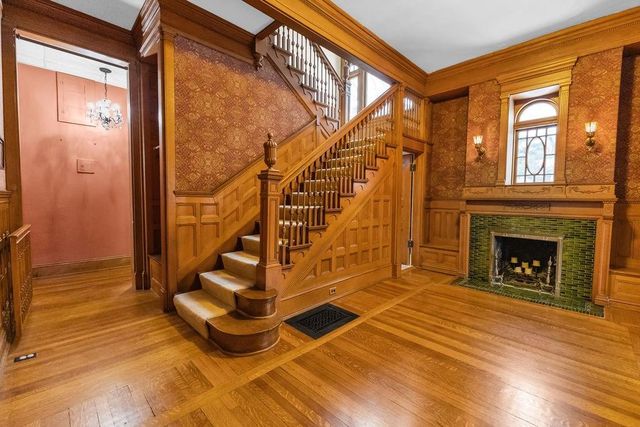 630 N 8th Street, St Joseph, MO 64501