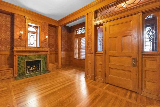 630 N 8th Street, St Joseph, MO 64501