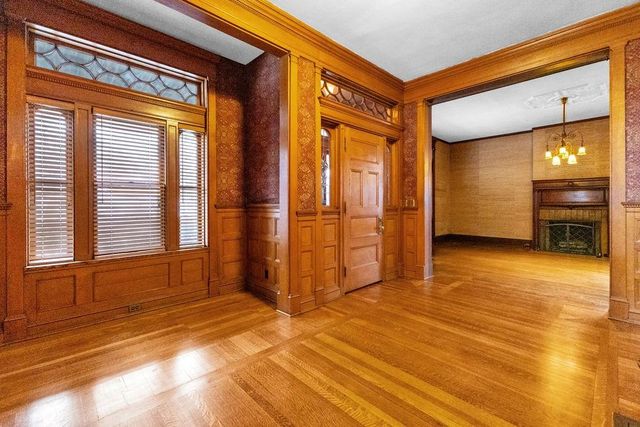 630 N 8th Street, St Joseph, MO 64501