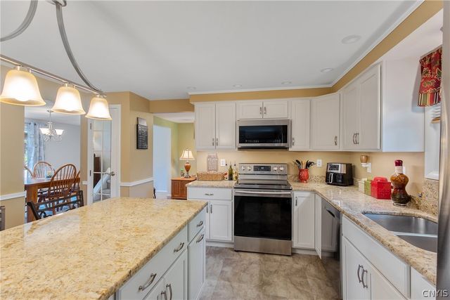 8023 Evesborough Drive, Clay, NY 13041