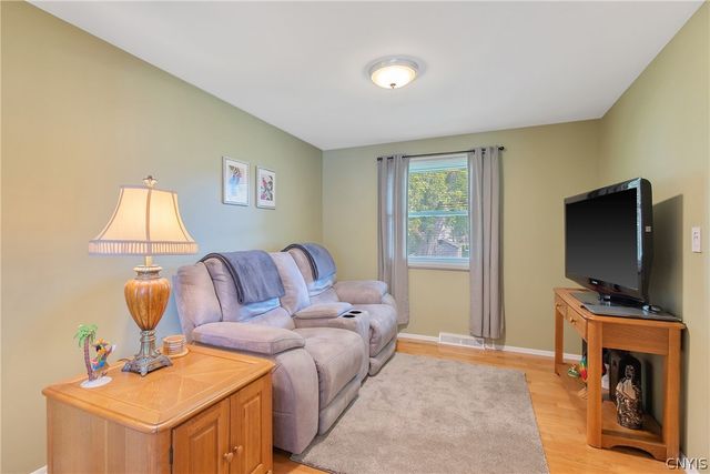 8023 Evesborough Drive, Clay, NY 13041