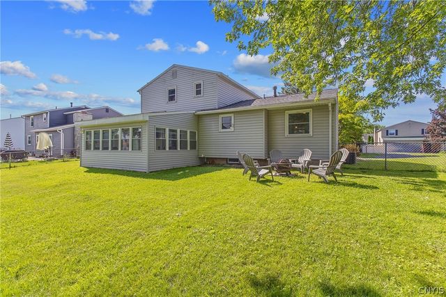 8023 Evesborough Drive, Clay, NY 13041