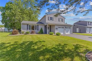 8023 Evesborough Drive, Clay, NY 13041