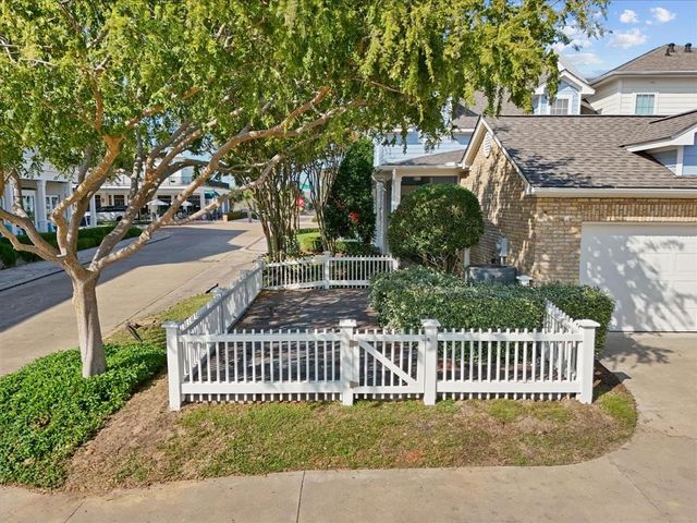 9 Evia Main, Galveston, TX 77554