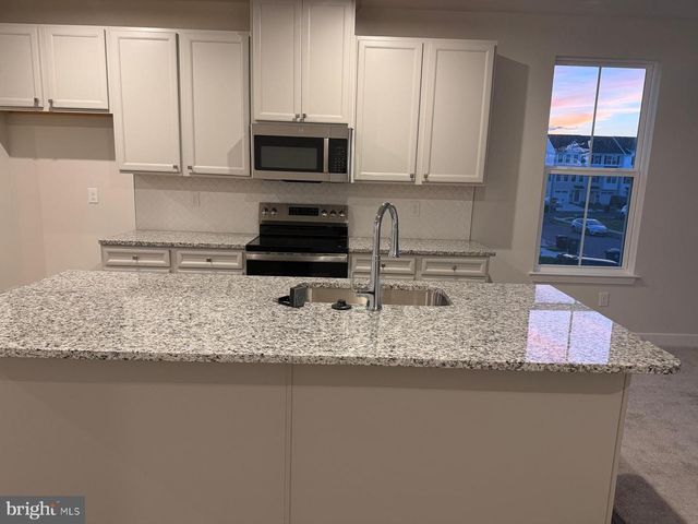 62 SPYGLASS HI DR, Williamstown, NJ 08094