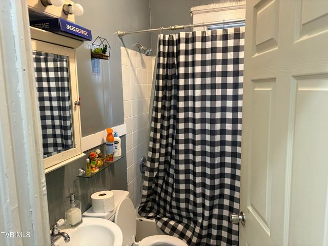 306 Highland Avenue, Johnson City, TN 37604