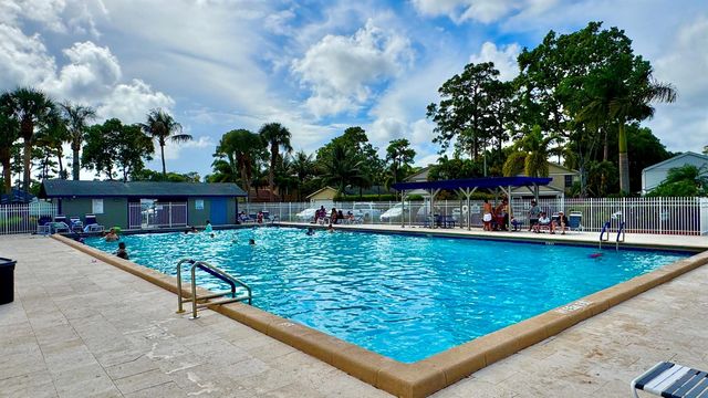 5885 Rambler Rose Way, West Palm Beach, FL 33415