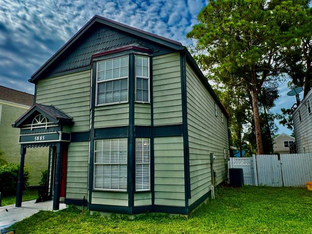 5885 Rambler Rose Way, West Palm Beach, FL 33415