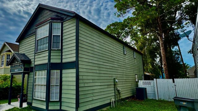 5885 Rambler Rose Way, West Palm Beach, FL 33415
