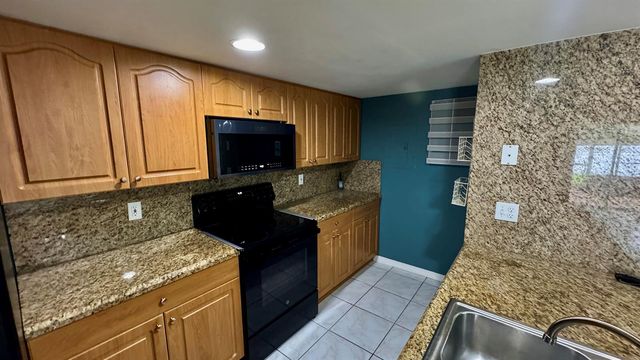 5885 Rambler Rose Way, West Palm Beach, FL 33415