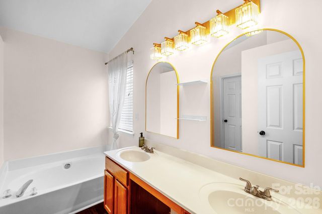 10803 Northgate Trail Drive, Charlotte, NC 28215