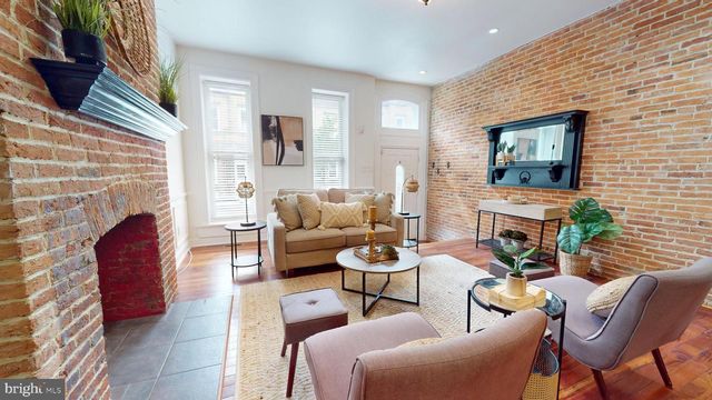 2431 CALVERT ST N, Baltimore, MD 21218