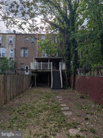 2431 CALVERT ST N, Baltimore, MD 21218