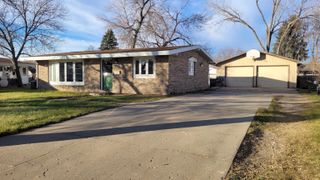 2416 2nd Ave SW, Minot, ND 58701