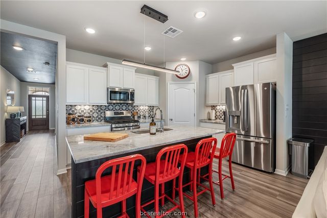1209 Patriot Drive, College Station, TX 77845