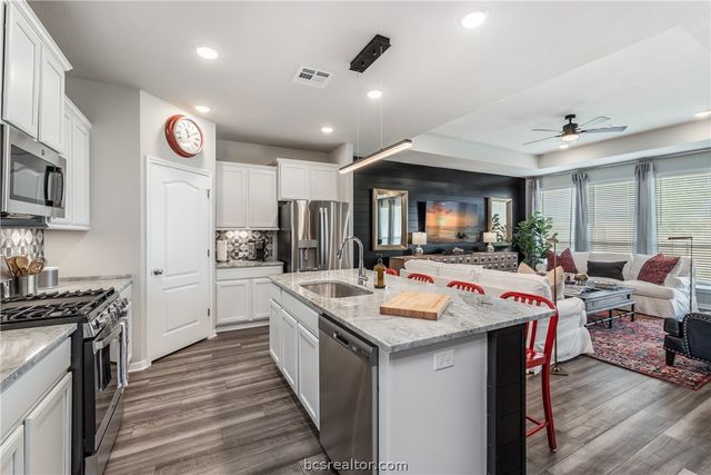 1209 Patriot Drive, College Station, TX 77845