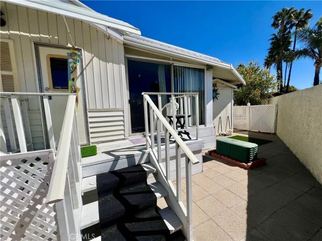 1295 S Cawston Avenue 6, Hemet, CA 92545